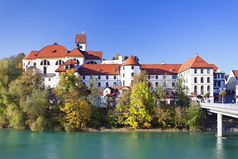 St. Mang's Abbey (Fussen Abbey) and Hohes Schloss Castle, Fussen, Ostallgau, Allgau, Bavaria, Germany, Europe 