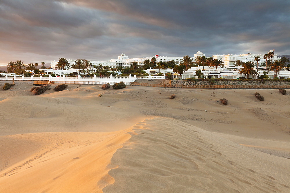 Sand dunes with Hotel RIU, Maspalomas, Gran Canaria, Canary Islands, Spain, Atlantic, Europe