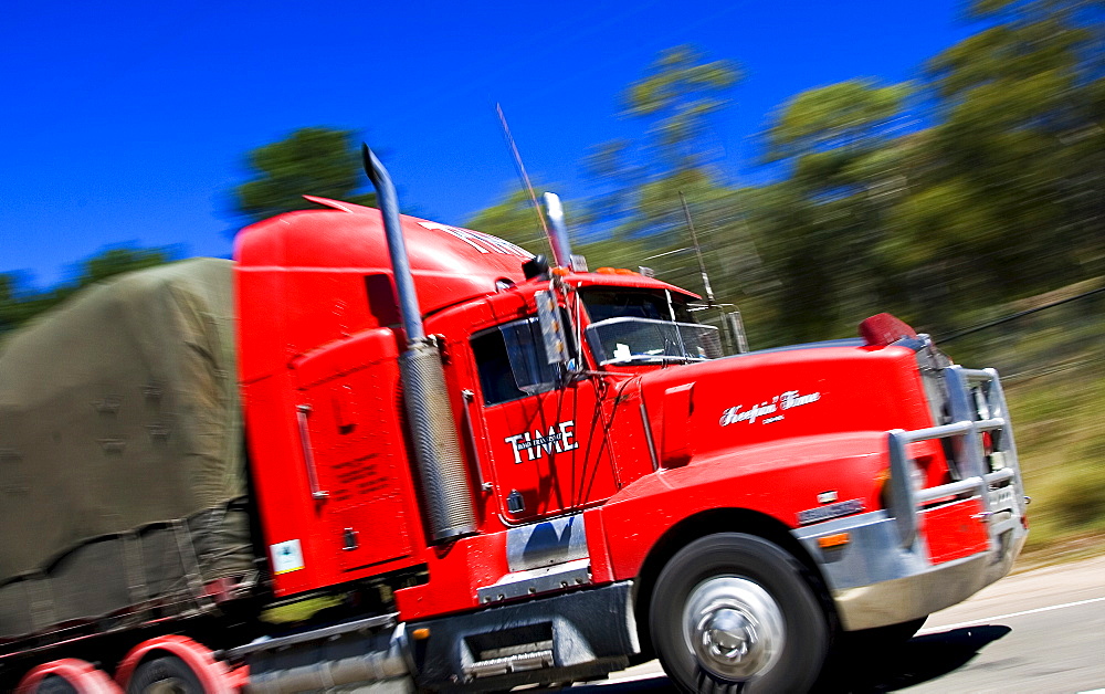 Truck on Great Western Highway from Sydney to Adelaide, New South Wales, Australia