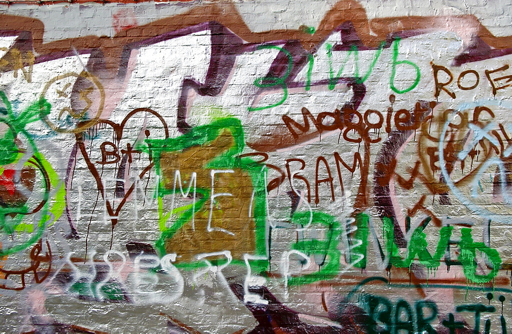 Graffiti in Werregaren Straat, Ghent, Belgium