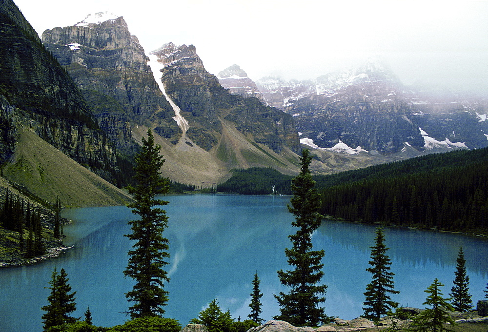 Moraine Lake in Banff National Park, Alberta, Canada