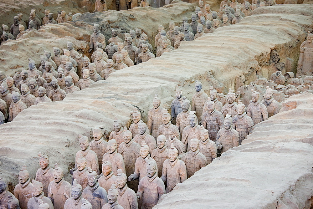 Infantry men figures in Pit 1 at Qin Museum, exhibition halls of Terracotta Warriors, Xian, China