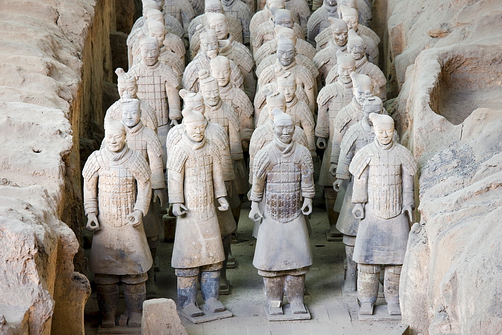 Infantry men figures in Pit 1 at Qin Museum, exhibition halls of Terracotta Warriors, Xian, China