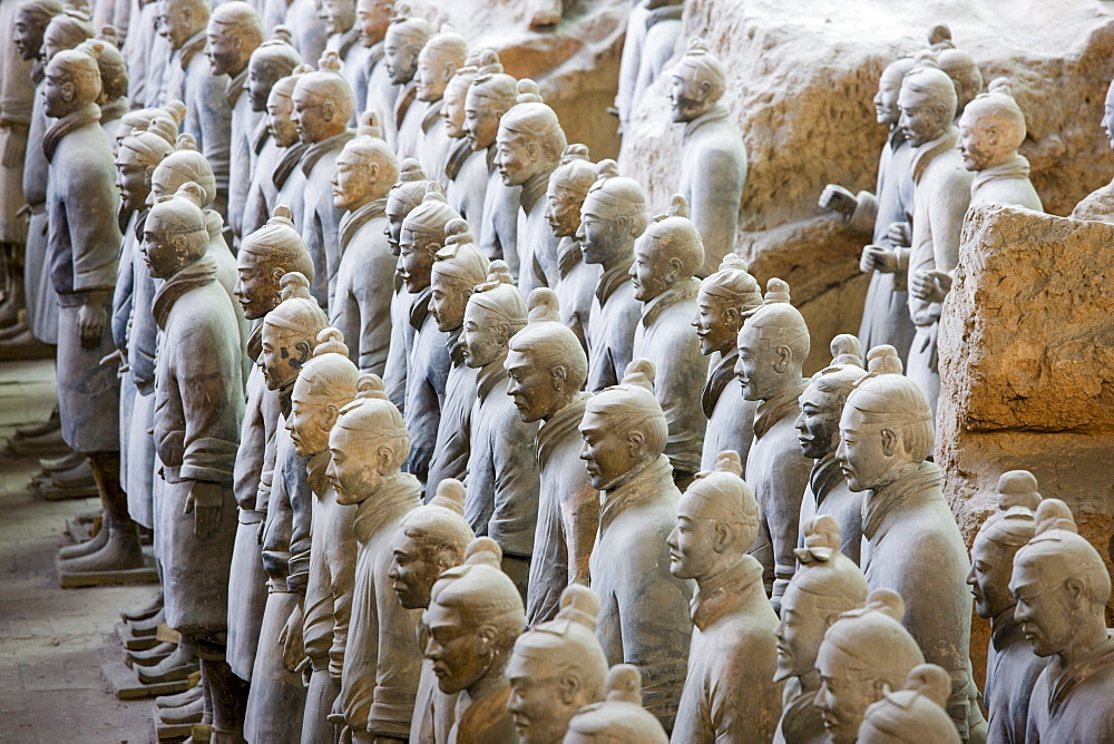 Infantry men figures in Pit 1 at Qin Museum, exhibition halls of Terracotta Warriors, Xian, China