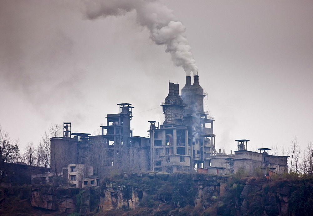 Pollution from cement factory along the Yangtze River, China