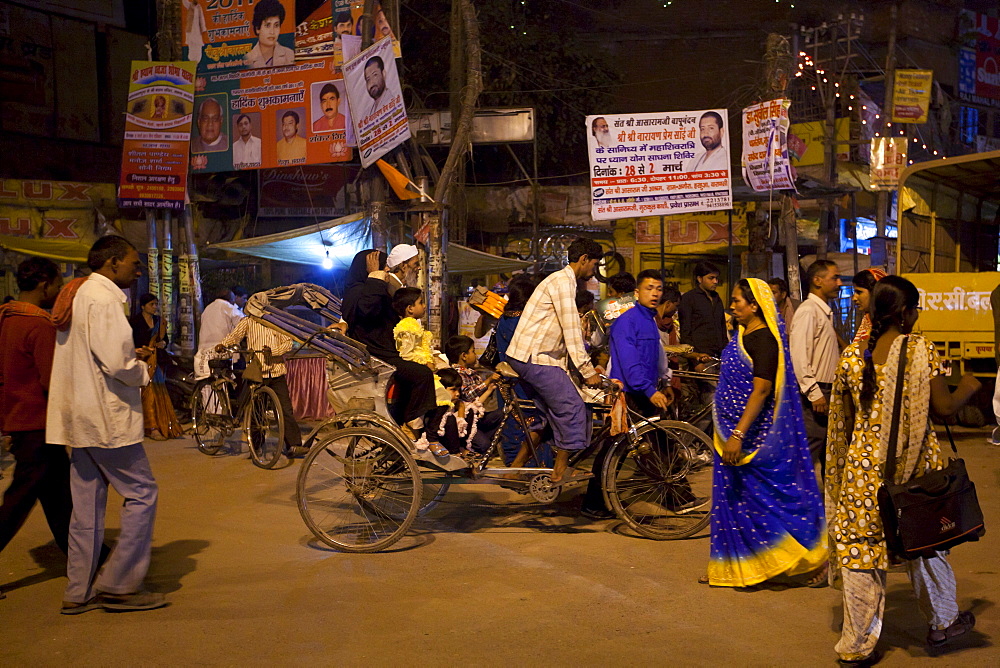 Huge crowds for holy Festival of Shivaratri in the streets of the holy city of Varanasi, Benares, Northern India