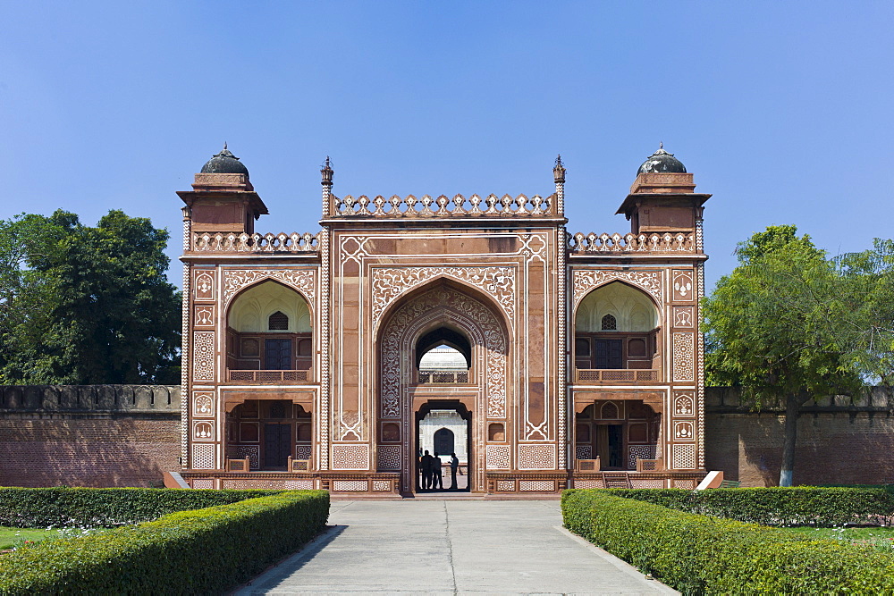 Sandstone and marble gateway to 17th Century Tomb of Etimad Ud Doulah, 17th Century Mughal, tomb built 1628, Agra, India