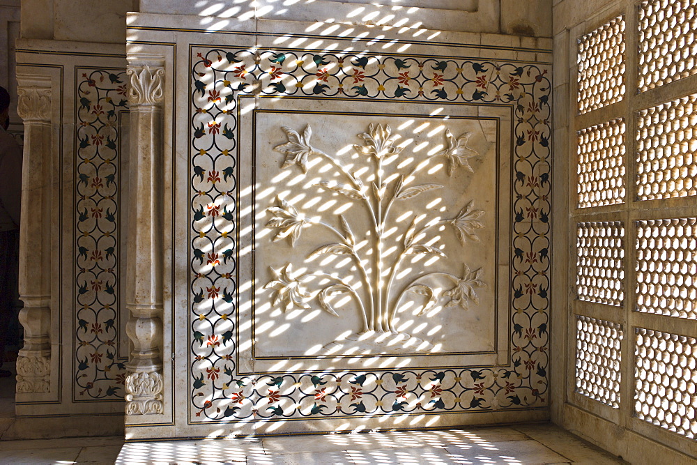 The Taj Mahal mausoleum interior by tombs of Shah Jahan and Mumtaz Mahal , Uttar Pradesh, India