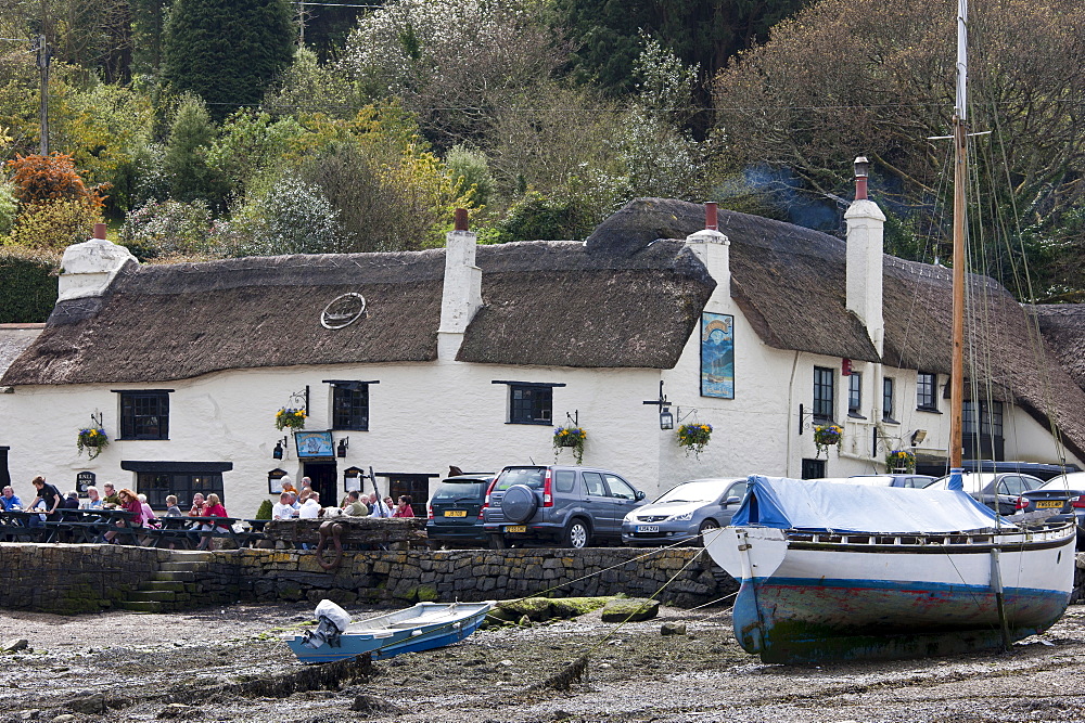 The Pandora Inn, popular as a tourist destination, Cornwall, England, UK