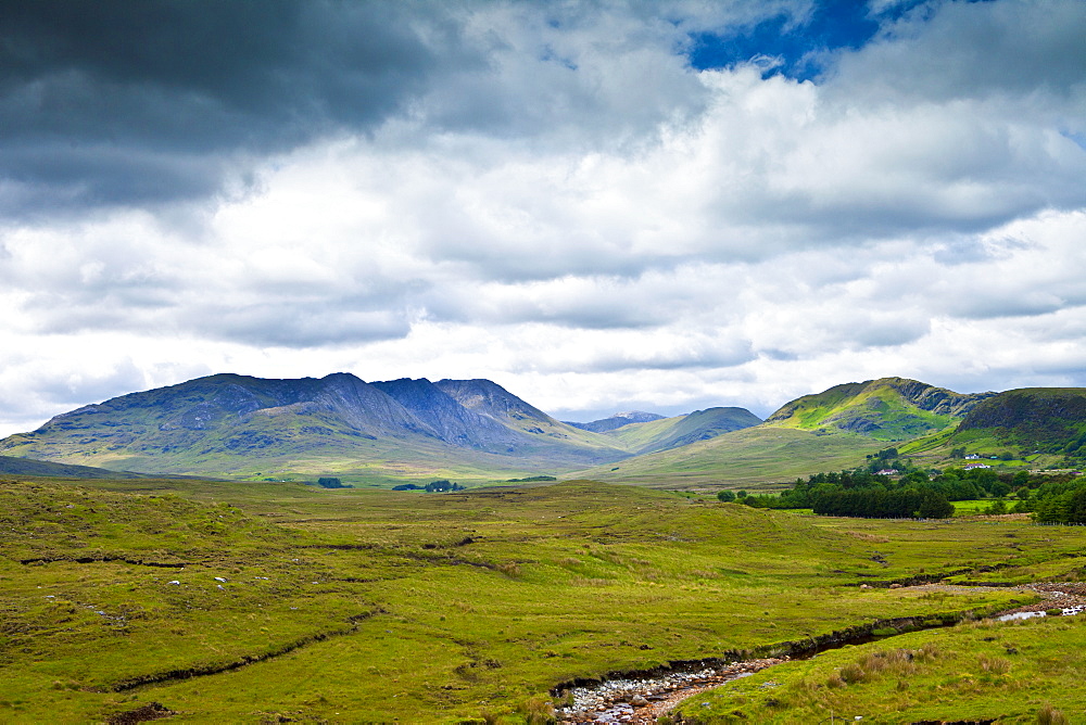 The Twelve Bens mountain range, Connemara National Park, County Galway, Ireland