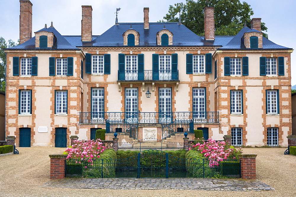 Champagne Taittinger Chateau La Marquetterie at Pierry near Epernay in the Champagne-Ardenne region, France, Europe