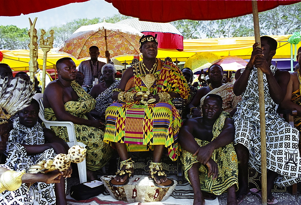 Ashanti (Asante) tribe chief, adorned with jewellery of local gold, at a tribal feast at Accra, Republic of Ghana, West Africa, Africa