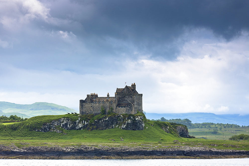 Sound of Mull and Duart Castle, home of Maclean clan, on the Isle of Mull in the Inner Hebrides, Western Isles, Scotland, United Kingdom, Europe