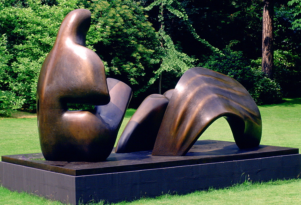 Cast in bronze a sculpture by sculptor Henry Moore, France