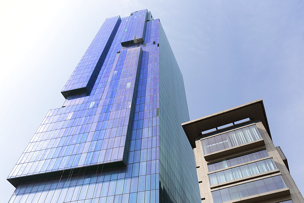 View of skyscraper Levent 199 Business Center by Zorlu and Arup for Finansbank, Levent financial district, Istanbul, Turkey, Europe, Eurasia