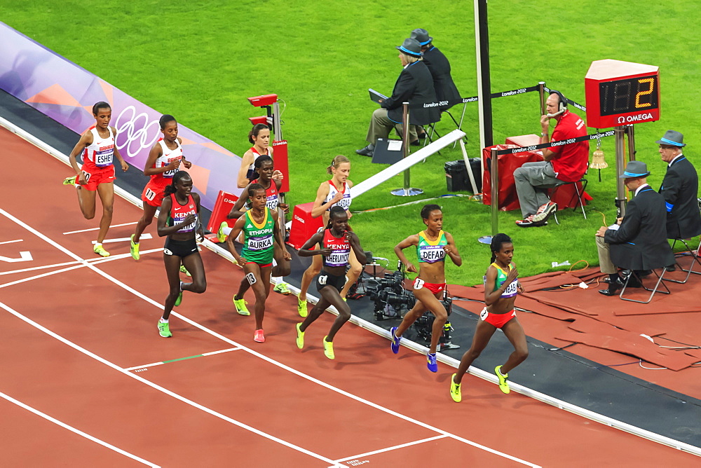 Competitors in the Women's 5000m final, Olympic Stadium, London 2012, Summer Olympic Games, London, England, United Kingdom, Europe