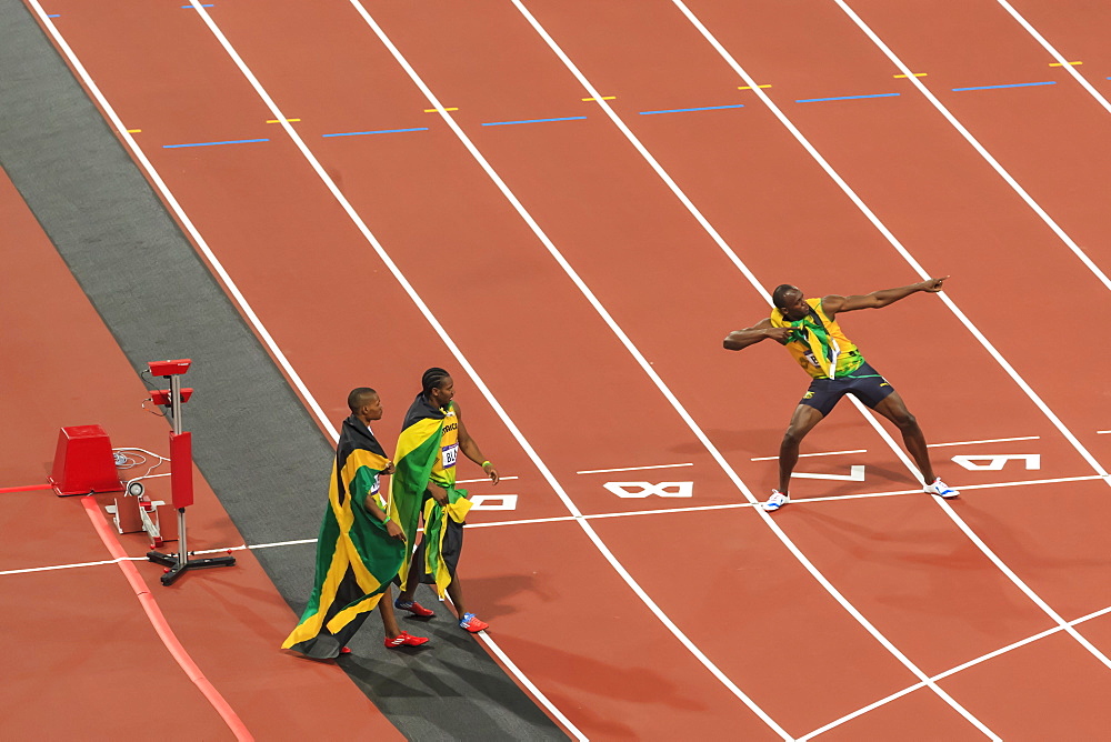 Usain Bolt after winning Men's 200m final, strikes lightning bolt pose, Stadium, London 2012, Olympic Games, London, England, United Kingdom, Europe