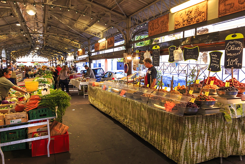 Marche Provencal, morning market, Vieil Antibes, French Riviera, Cote d'Azur, Provence, France, Europe