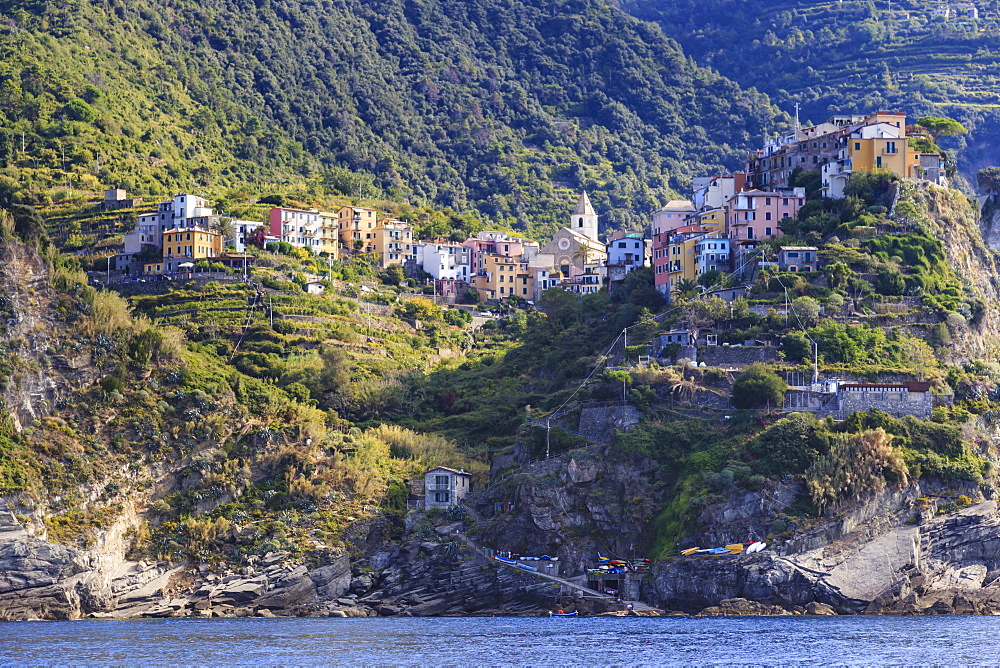 Colourful houses and cliffs atop rocky promontory, Corniglia, Cinque Terre, UNESCO World Heritage Site, Ligurian Riviera, Liguria, Italy, Europe