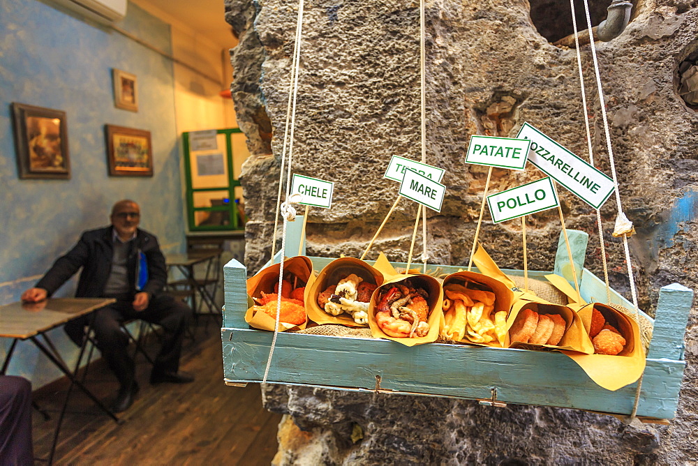 Atmospheric fried food shop, Via dei Tribunali, City of Naples, Historic Centre, UNESCO World Heritage Site, Naples, Campania, Italy, Europe