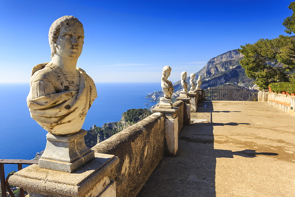 Stunning Terrace of Infinity, Gardens of Villa Cimbrone, Ravello, Amalfi Coast, UNESCO World Heritage Site, Campania, Italy, Europe