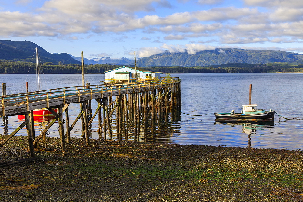 Alert Bay, boats, old dock building and jetty on piles, Vancouver Island, Inside Passage, British Columbia, Canada, North America