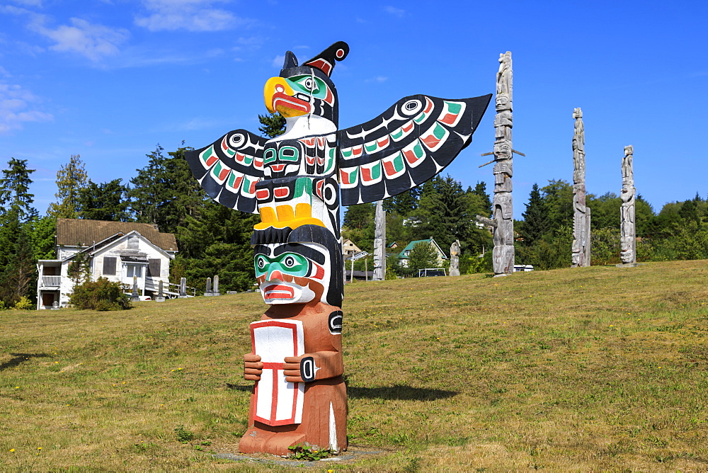 First Nation Totem Poles, Original Namgis Burial Grounds, Alert Bay, Cormorant Island, Inside Passage, British Columbia, Canada, North America