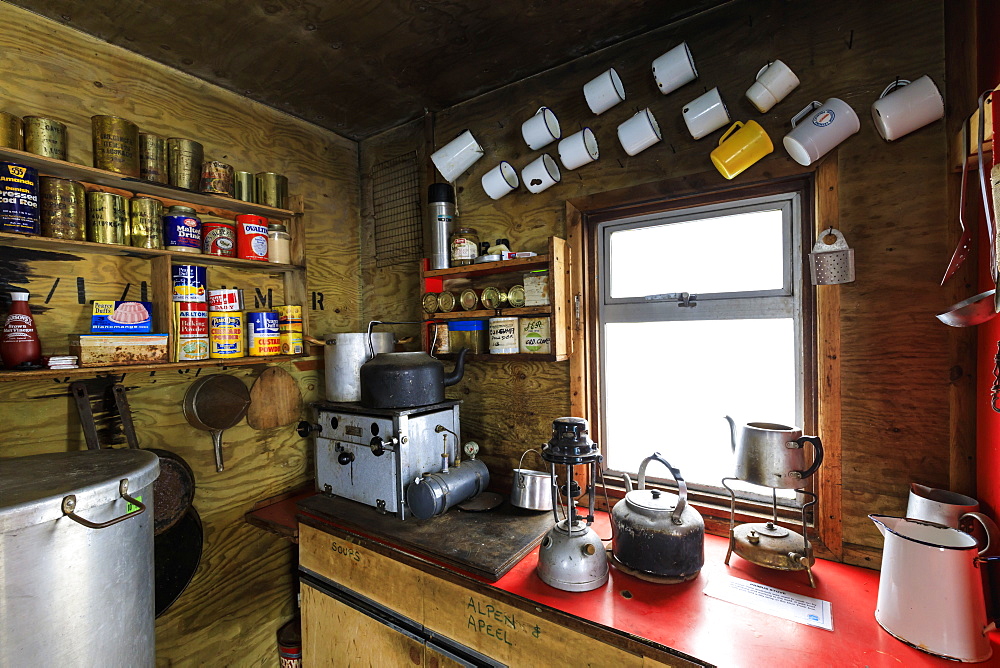 Damoy Hut, former British Air Transit Facility, Historic Monument, Dorian Bay, Wiencke Island, Antarctic Peninsula, Antarctica, Polar Regions