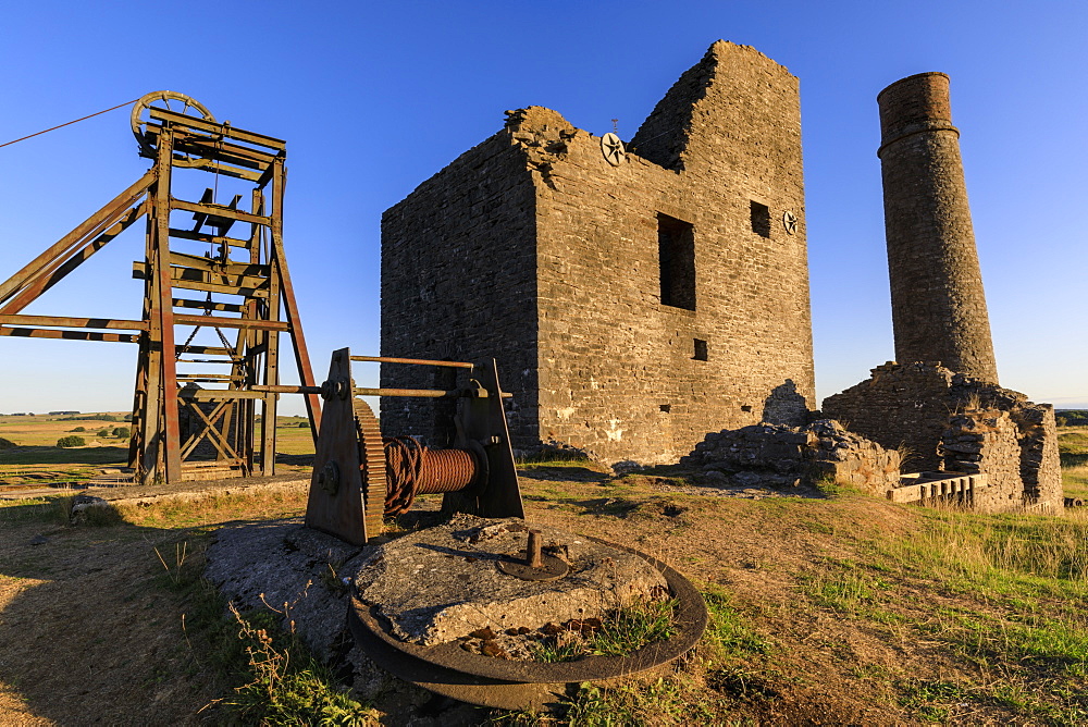 Cornish Engine House and Winding Gear, Magpie Mine, historic lead mine, National Monument, Peak District, Derbyshire, England, United Kingdom, Europe