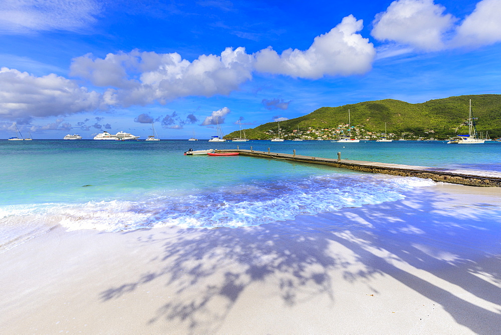 Quiet Caribbean, beach, turquoise sea, beautiful Port Elizabeth, Admiralty Bay, Bequia, The Grenadines, St. Vincent and the Grenadines, Windward Islands, West Indies, Caribbean, Central America