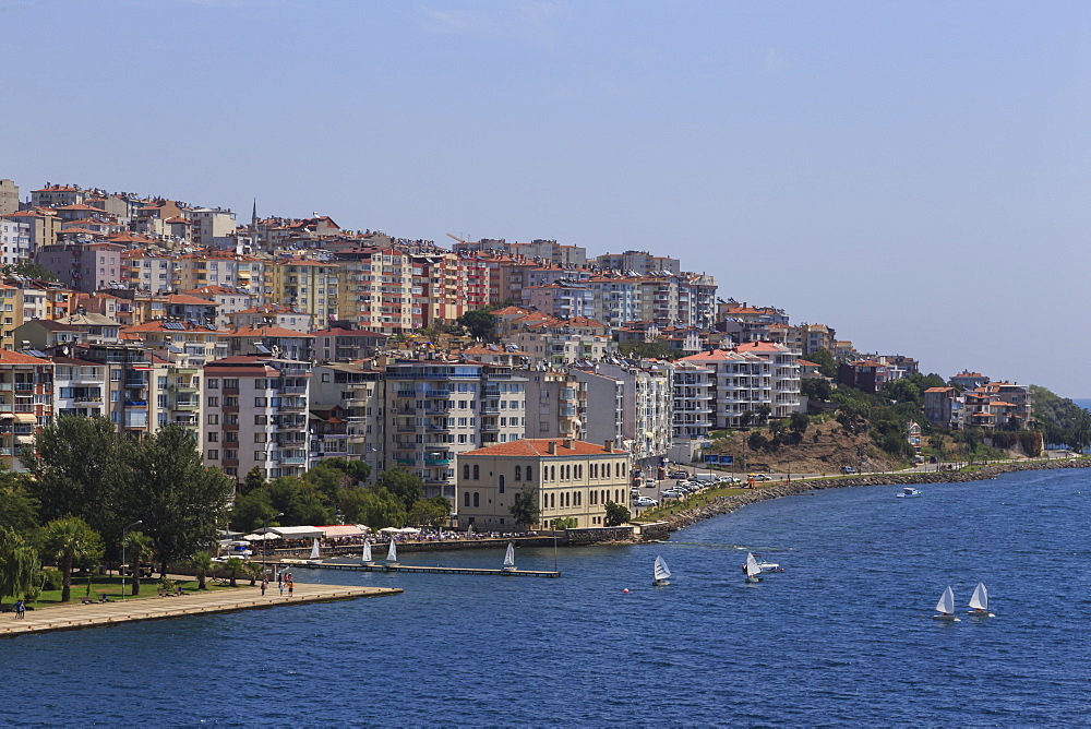 Small sail boats and the seafront promenade and park, Sinop, Black Sea Coast, Turkey, Asia Minor, Eurasia