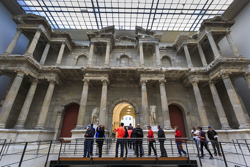 Visitors and the Market Gate of Miletus, Pergamonmuseum (Pergamon Museum), Museum Island, Berlin, Germany, Europe