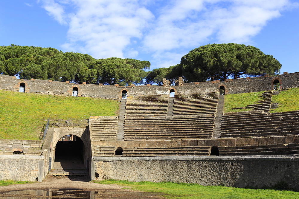 Auditorium and entrance gate, Amphitheatre, Roman ruins of Pompeii, UNESCO World Heritage Site, Campania, Italy, Europe