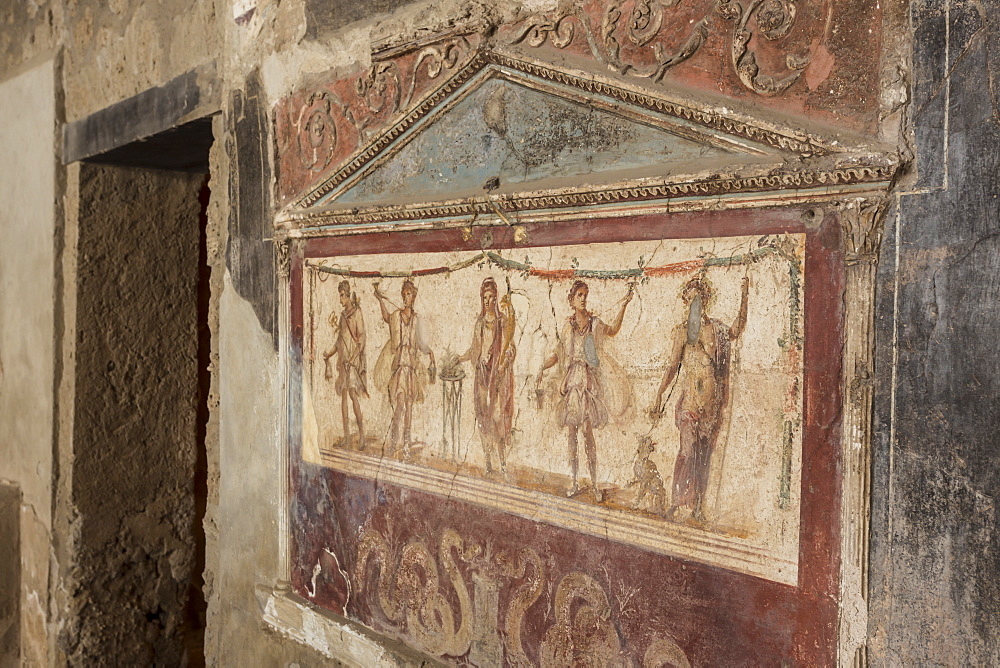 Stuccoed and frescoed lararium, Thermopolium of Vetutius Placidus, Pompeii, UNESCO World Heritage Site, Campania, Italy, Europe