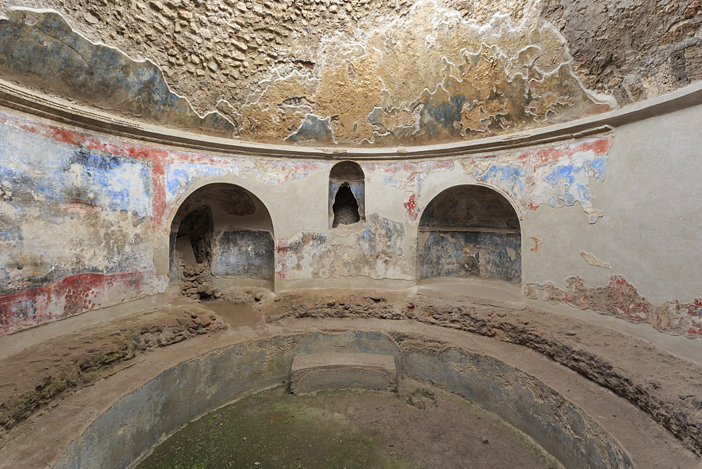 Stabian Baths, Roman ruins of Pompeii, UNESCO World Heritage Site, Campania, Italy, Europe