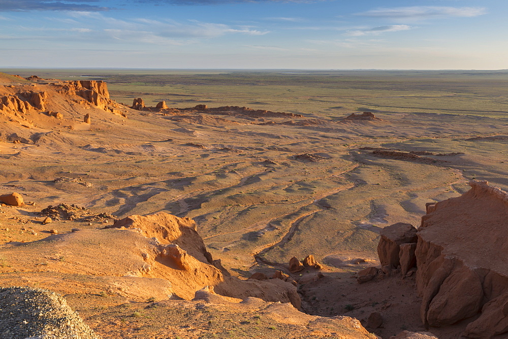 Sunrise, Flaming Cliffs, area of dinosaur bone and egg fossils, Gurvan Saikhan National Park, Bayanzag, Gobi Desert, Mongolia, Central Asia, Asia