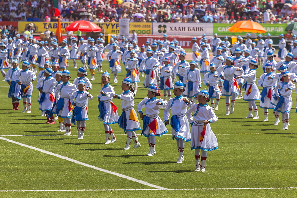 Dancing child performers and crowd, Naadam Stadium, Naadam Festival Opening Ceremony, Ulaan Baatar (Ulan Bator), Mongolia, Central Asia, Asia