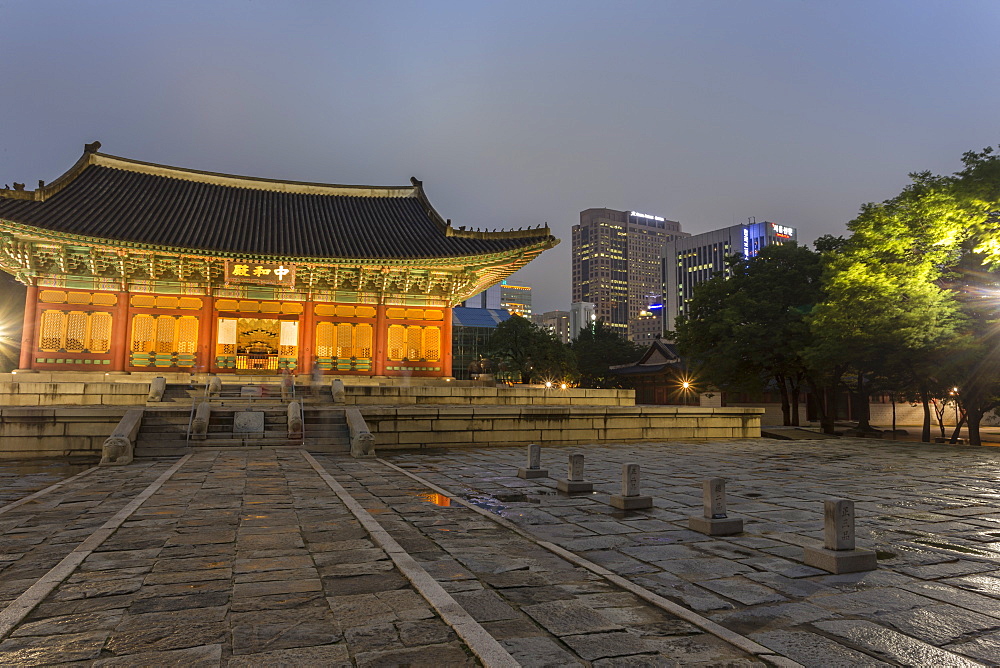 Junghwa-jeon (Throne Hall), Deoksugung Palace, traditional Korean building, illuminated at dusk, Seoul, South Korea, Asia