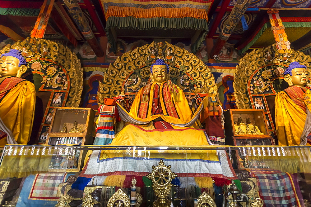 Golden Buddha statues and display items, Baruun Zuu temple, Erdene Zuu Khiid, Monastery, Kharkhorin (Karakorum), Mongolia, Central Asia, Asia