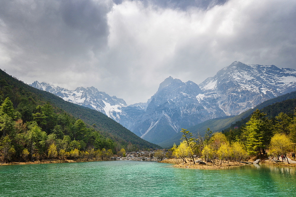 Tranquil scene at Baishuihe, 25km from Lijiang, Yunnan, China, Asia 