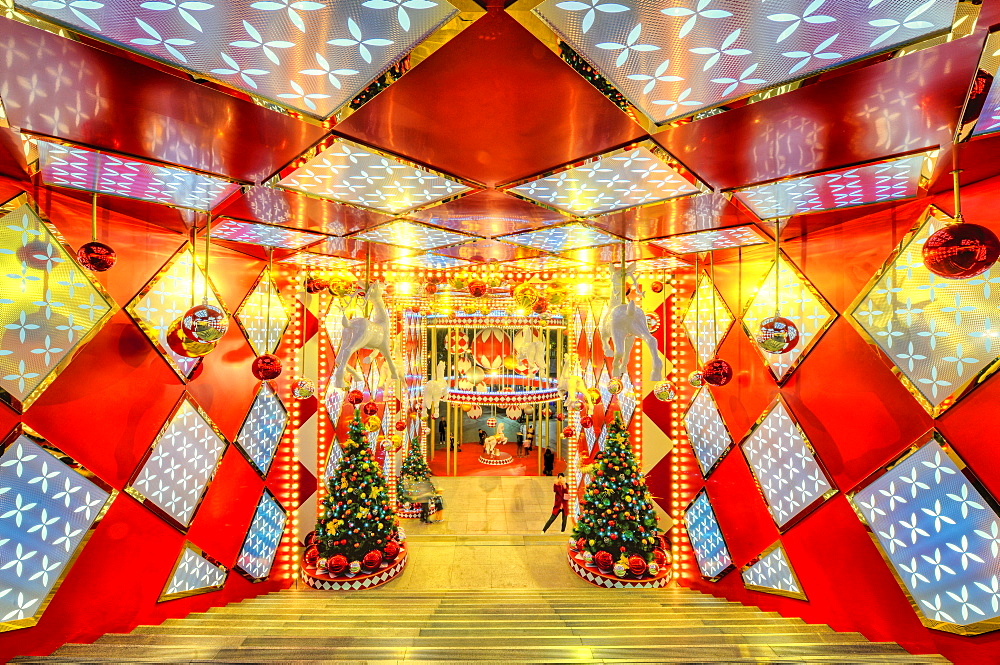 Christmas at Cloud Nine Shopping Mall in Jingan district, Shanghai, China, Asia 