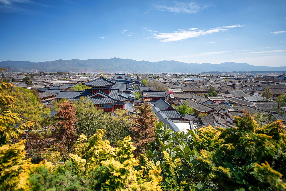 Lijiang Old Town with Mufu (Mu Residence) (Wood Mansion), Lijiang, Yunnan, China, Asia 