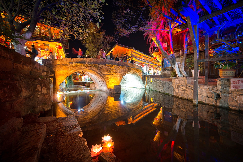 Dashi bridge in Lijiang at night, Yunnan, China, Asia 