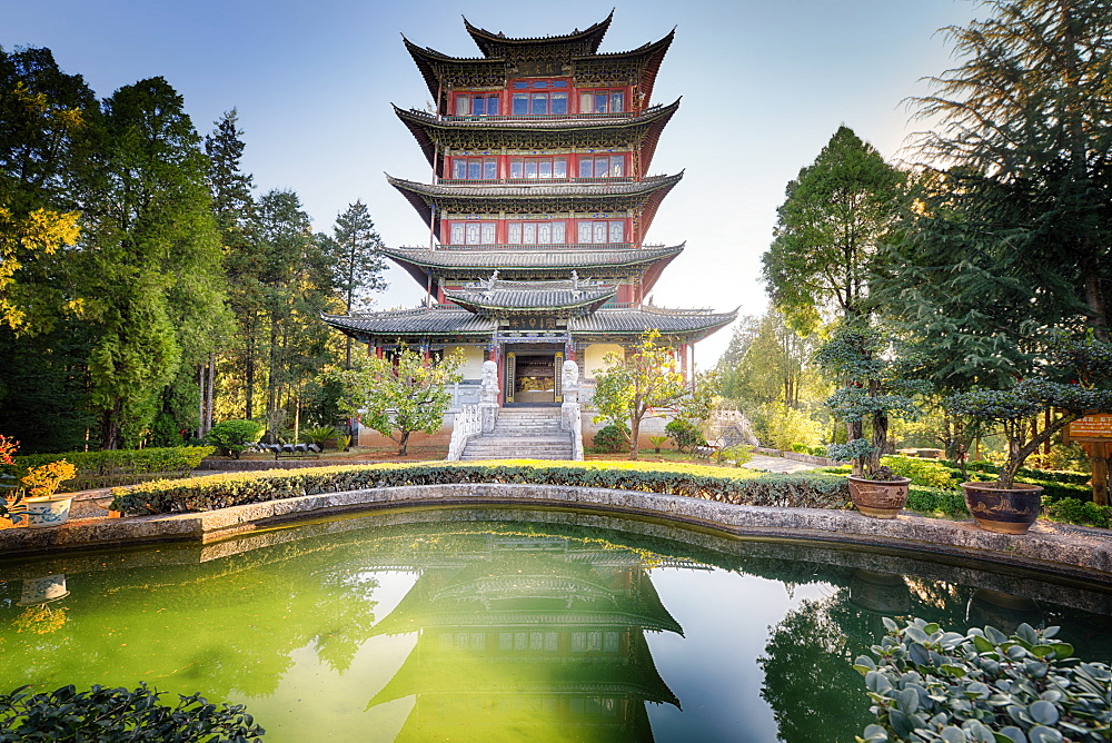 Pavilion of Everlasting Clarity with emerald pool, Lijiang, Yunnan, China, Asia 