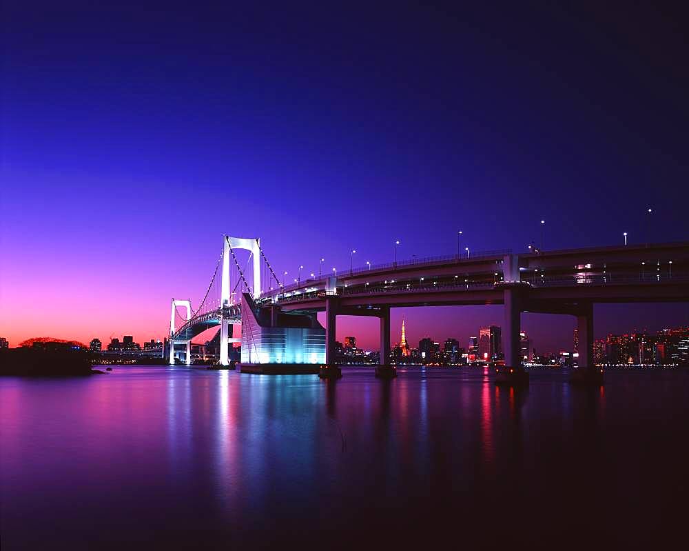 Rainbow Bridge, Odaiba, Tokyo, Japan