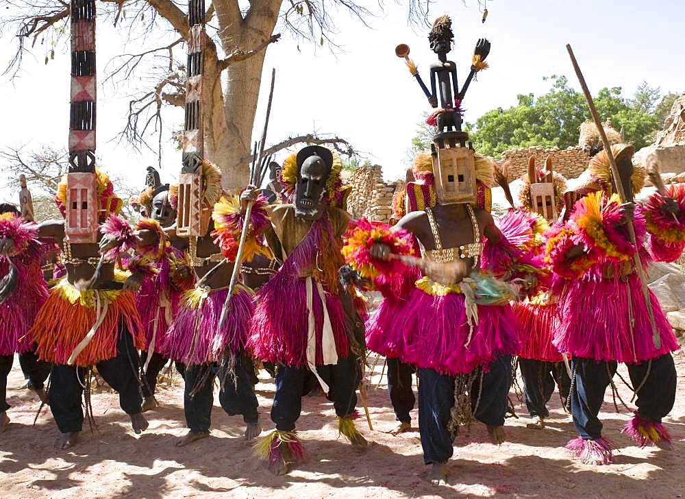 Dogon Dance, Tireli