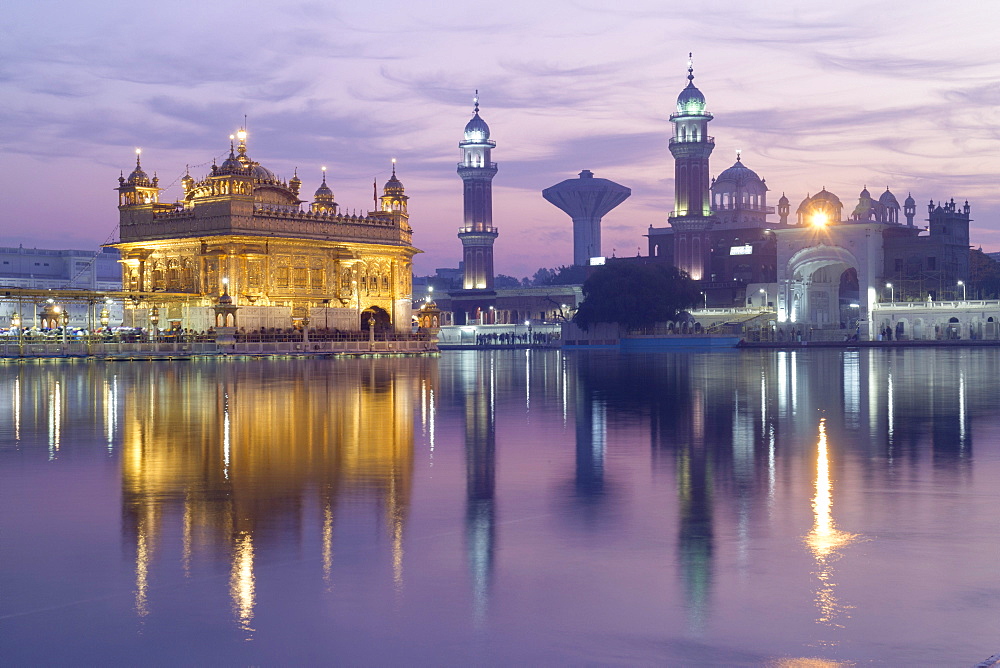 The Harmandir Sahib (The Golden Temple), Amritsar, Punjab, India, Asia