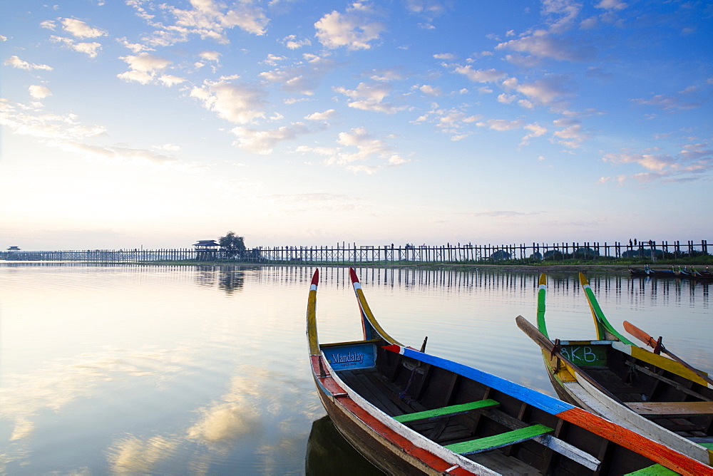 U Bein teak bridge and the Taungthaman Lake near Amarapura, Mandalay, Myanmar (Burma), Southeast Asia