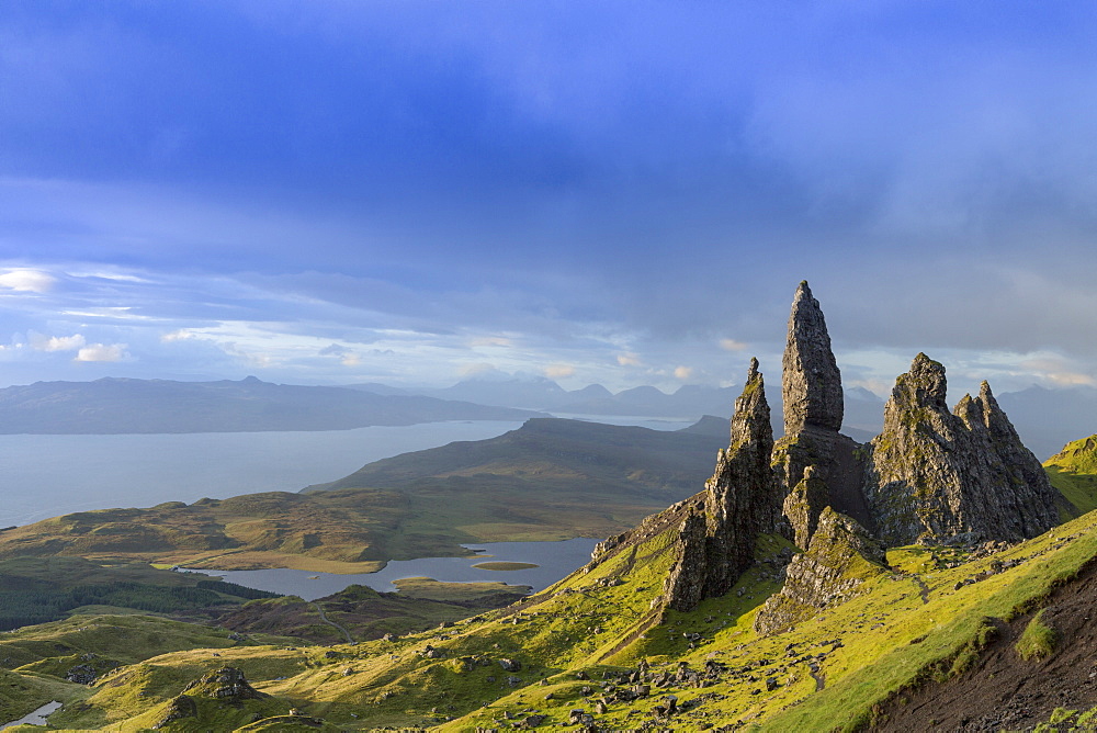 The Old Man of Storr, The Storr, Trotternish, Isle of Skye, Highlands,  Inner Hebrides, Scotland, United Kingdom, Europe