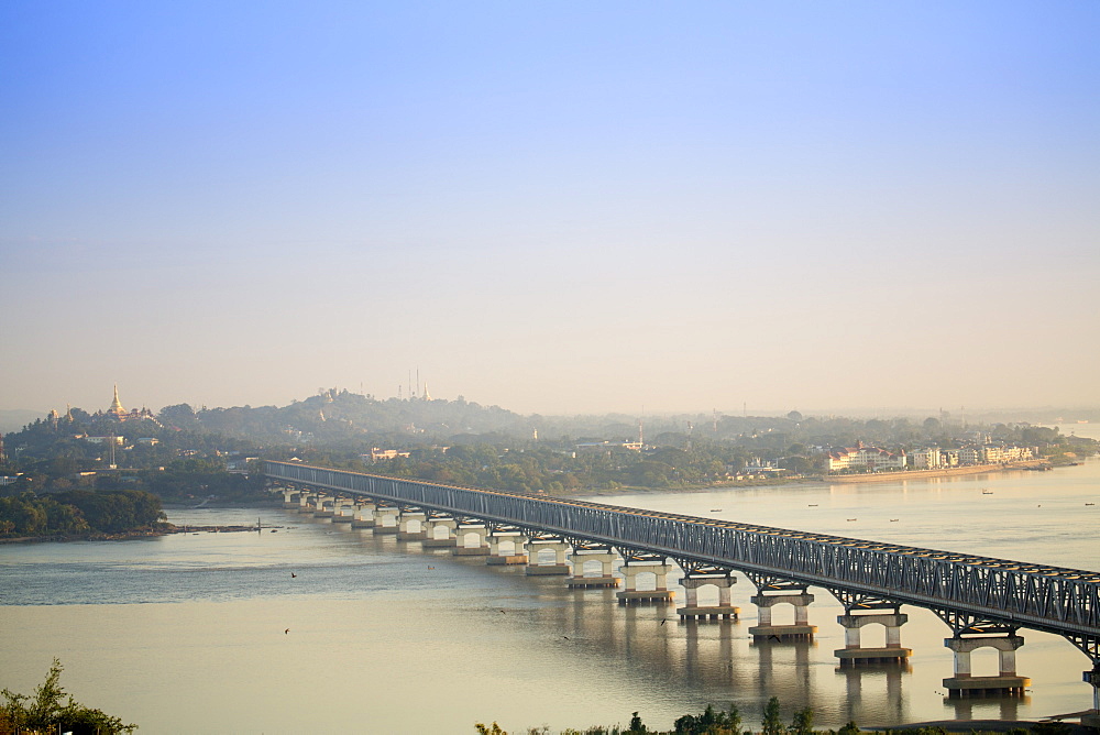 Views over the Thanlwin (Salween) river and Mawlamyine bridge and town, Mawlamyine, Mon, Myanmar (Burma), Southeast Asia